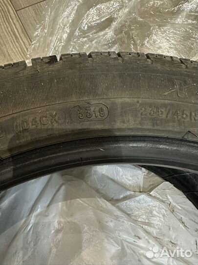 Michelin X-Ice XI3 235/45 R18