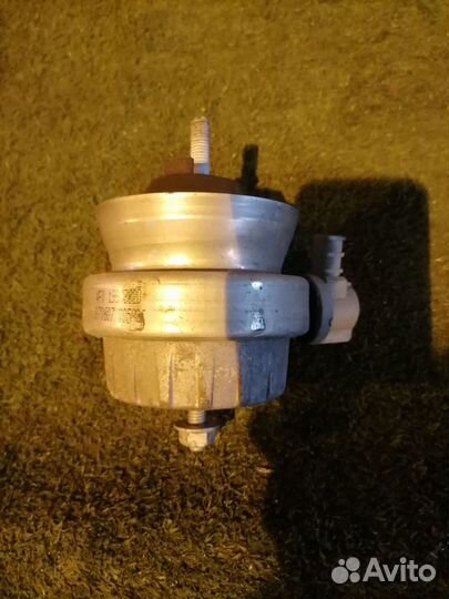 Опора двигателя (подушка двс) правая 4F0199382D Au