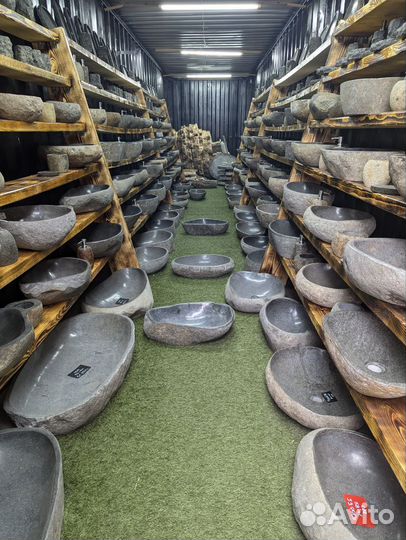 Раковина из речного камня