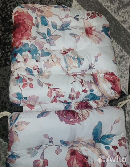 Подушки на стул со спинкой / завязками, новые