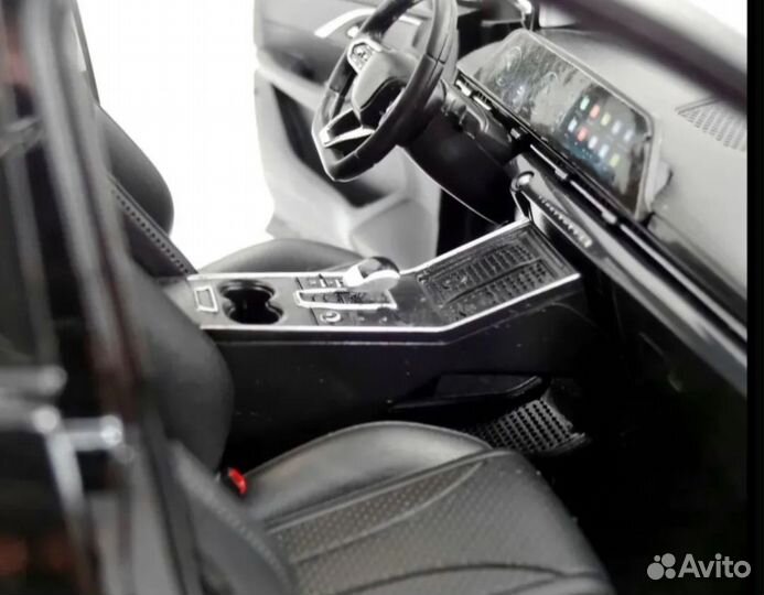 Модель авто Omoda C5 М 1:18