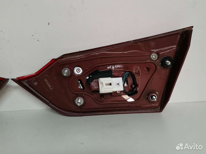 Фрнари в крышку багажника Infiniti Q 50