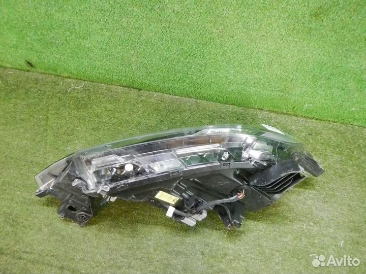 Фара левая Mitsubishi Outlander 3 (2015-н.в.) гало