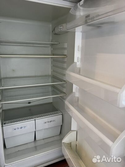 Встраиваемый холодильник zanussi