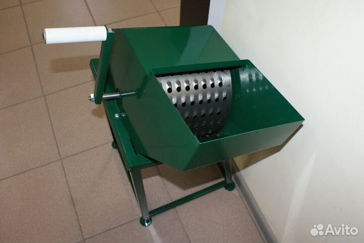 Кормоизмельчитель ручной новый
