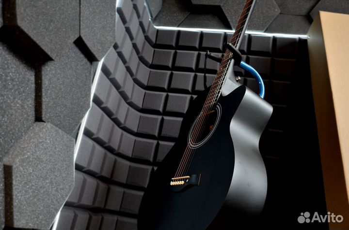 Электроакустическая гитара (новая)