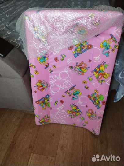 Пеленальная доска на кроватку