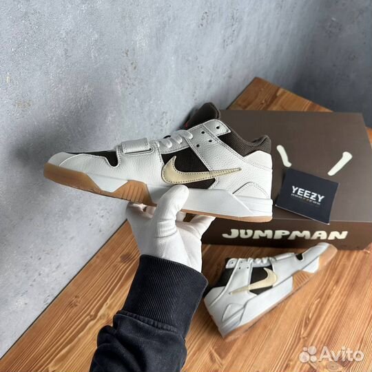 Travis Scott x Jordan Jumpman Jack «Sail»