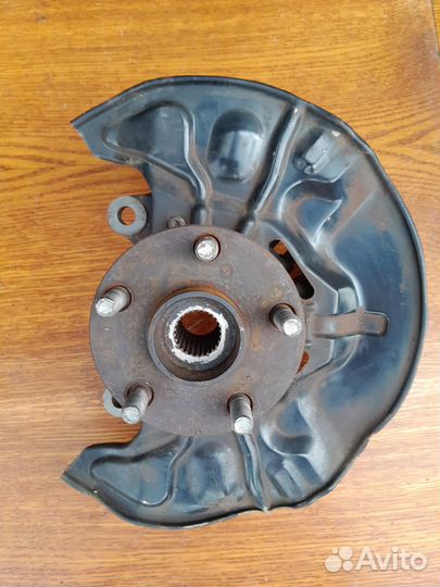 Поворотный кулак Toyota Avensis 250