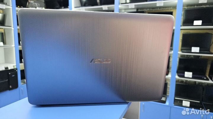 Ноутбук Asus Celeron n3350 4gb SSD 120gb