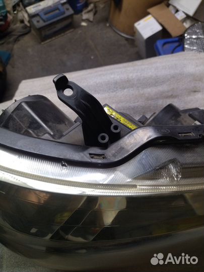 Комплект фар ксенон Toyota Rumion