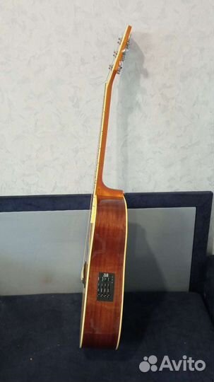 Электроакустическая гитара Ibanez леворукая