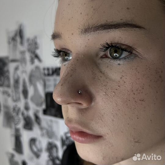Модель на пирсинг +украшение)