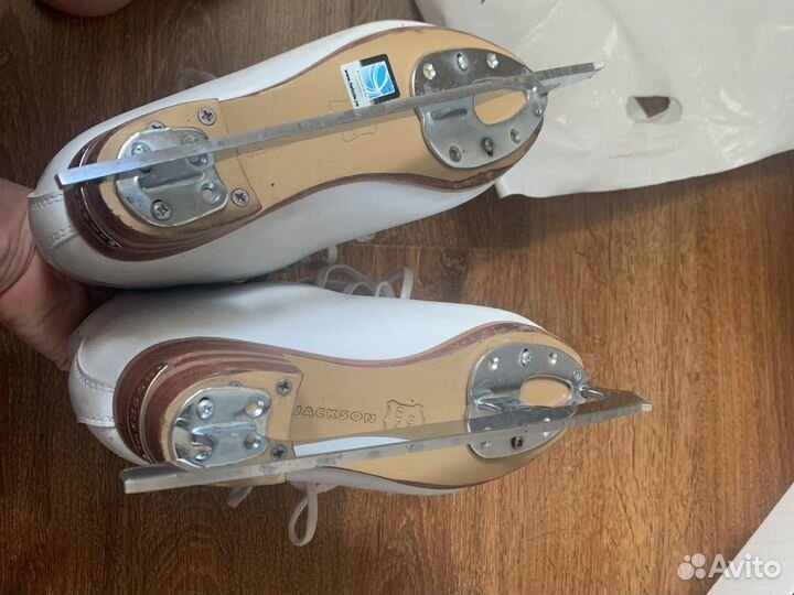 Коньки фигурные Jackson Elle DJ 2130