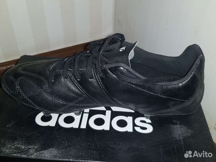 Футбольные бутсы