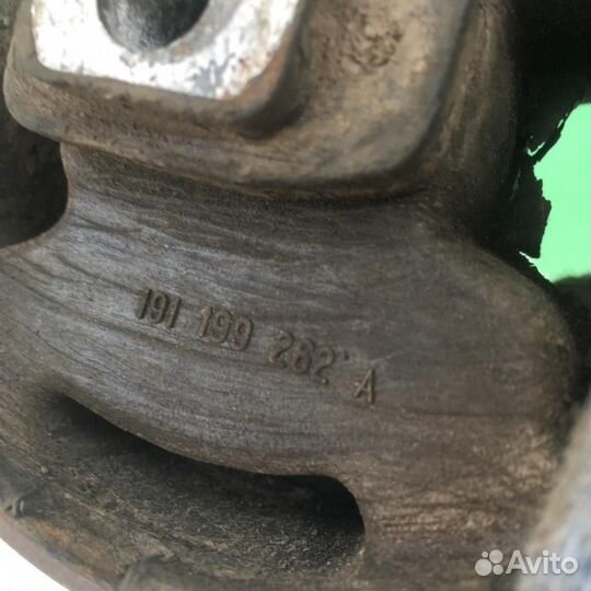 Опора двигателя правая Фольксваген Гольф 2 Джетт