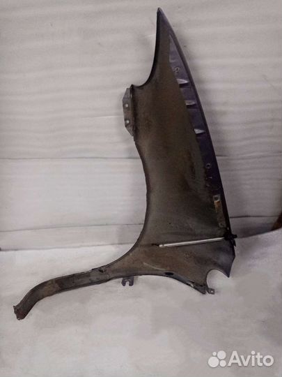 Крыло правое dodge caravan3, Chrysler Voyager