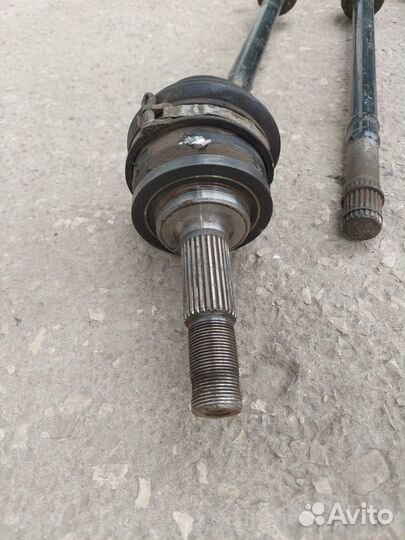 Привод Nissan Primera P10 2.0 л