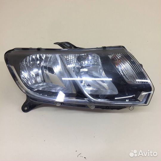 Фара правая LADA Largus 2012