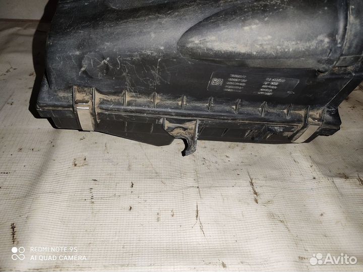 Корпус воздушного фильтра Митсубиси Спейс Стар