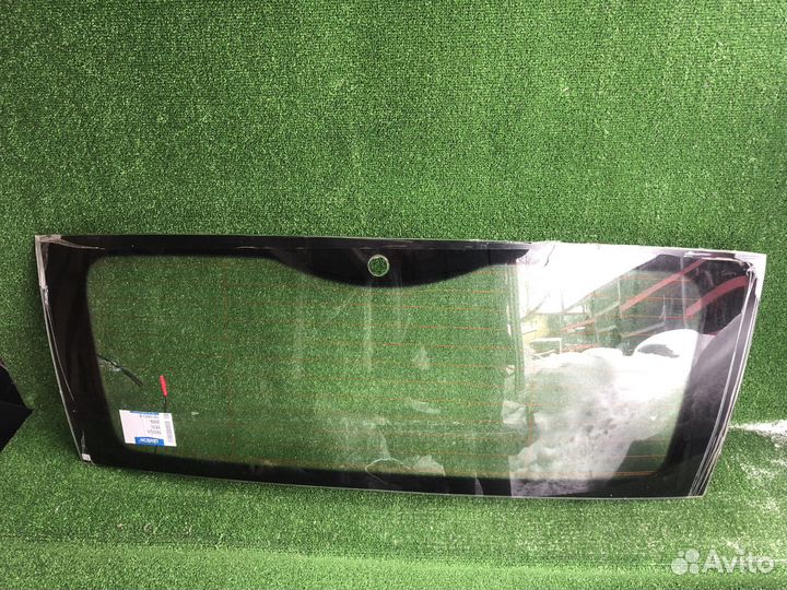 Стекло заднее Skoda Yeti