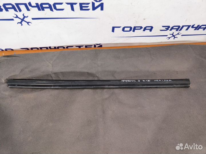Уплотнитель стекла задний левый Ford Focus 3