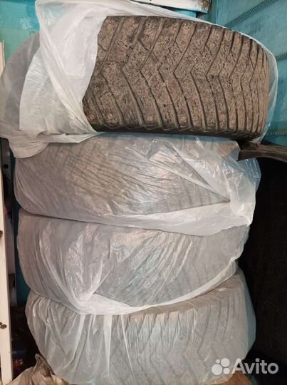 Goodyear UltraGrip Ice Arctic SUV 235/60 R18