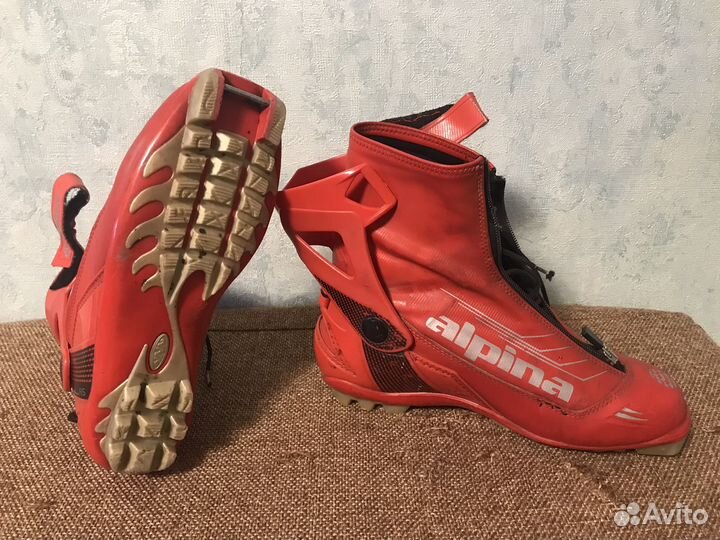 Лыжные ботинки коньковые