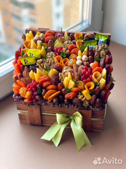 Сьедобные букеты из орехов и сухофруктов