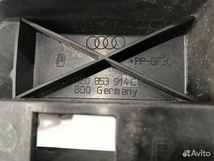 Кронштейн порога правый Audi A8 D3