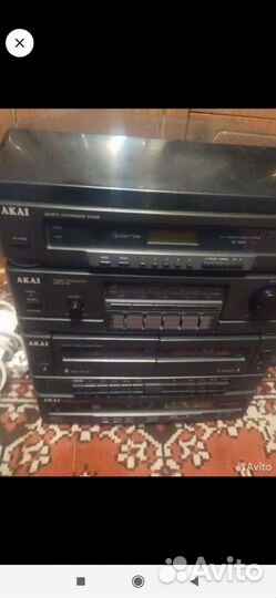 Музыкальный центр Акай с винилом