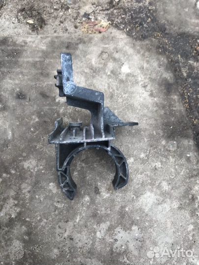 Кронштейн горловины Volkswagen Polo 5 sedan Rapid