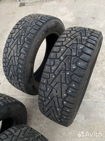Pirelli Ice Zero 215/60 R17