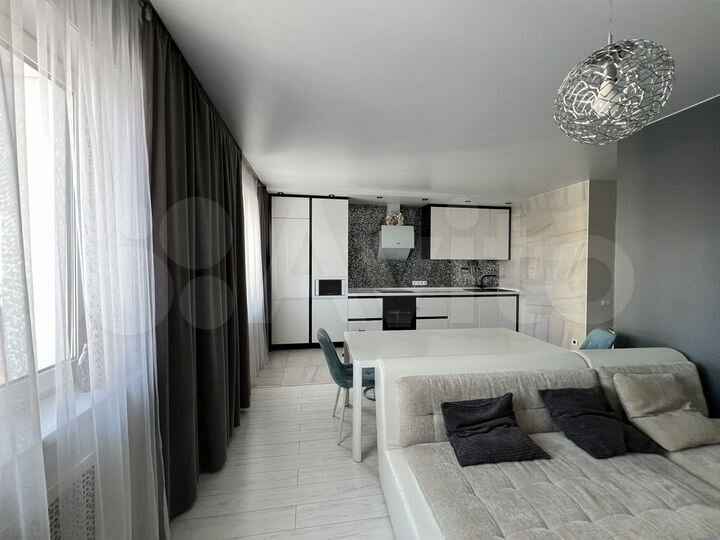 3-к. квартира, 82 м², 10/15 эт.