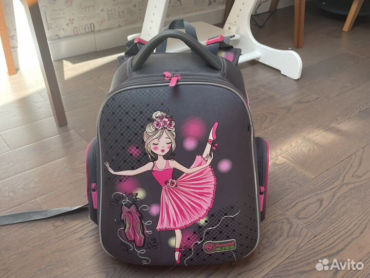 Рюкзак школьный для девочки 1 класс