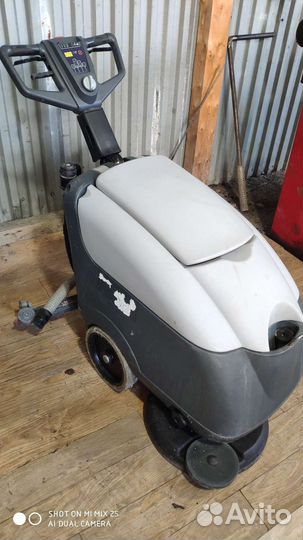 Поломоечная машина Nilfisk SC400