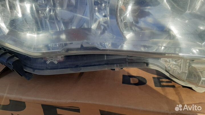 Продам фару Тойота Королла 2011