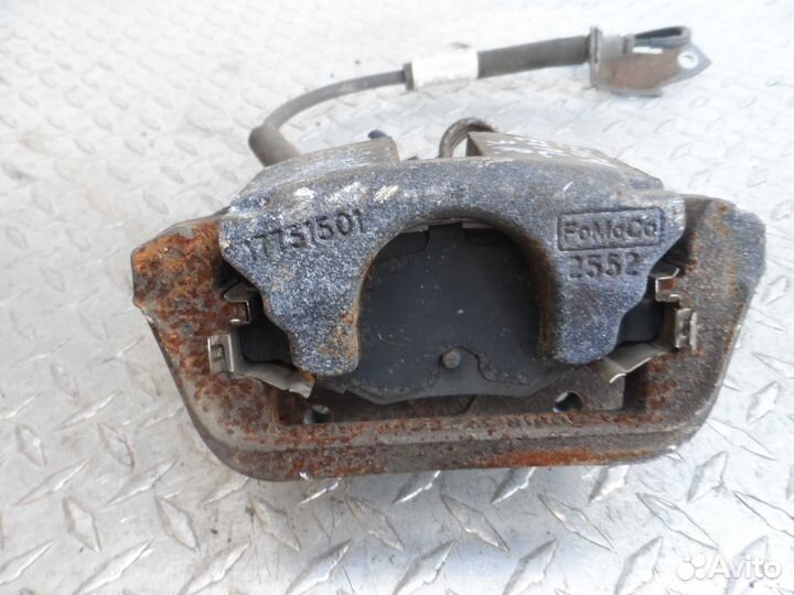 Суппорт задний правый Ford Explorer 5