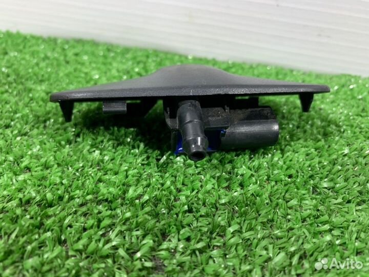 Форсунка омывателя правая Audi A4 B8 cala 2008