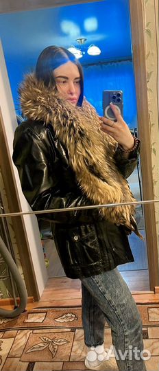 Натуральная кожаная куртка с воротником лисы