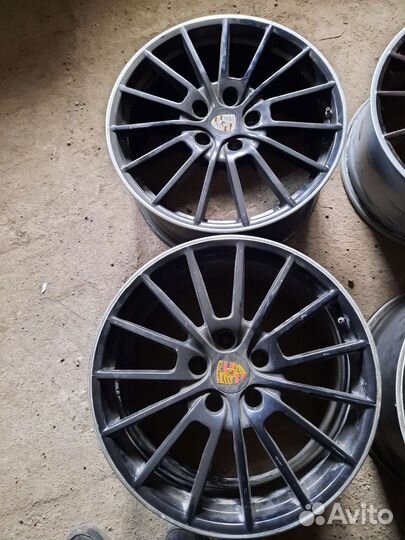 Передние и задние диски R20 на Порше Панамера