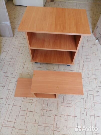 Компьютерный столик, полочка