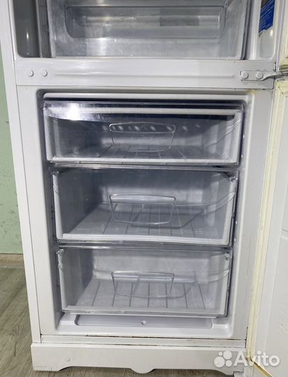 Холодильник Indesit