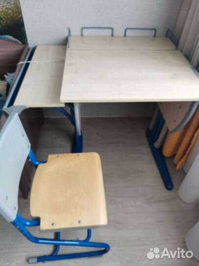 Детский письменный стол
