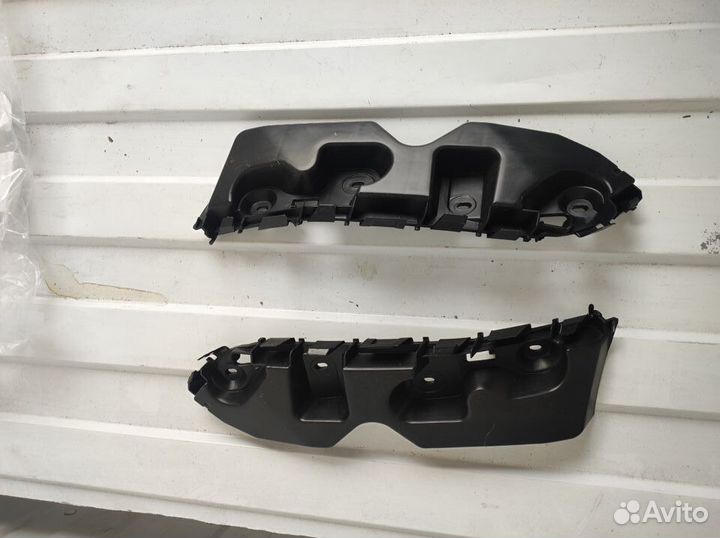 Кронштейн переднего бампера Renault Duster 10-21