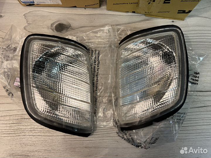 Поворотники w124 новые белые