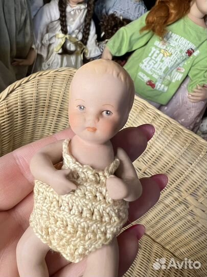 Фарфоровая куколка