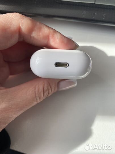 Чехол с аккумулятором Appel для наклников Air Pods