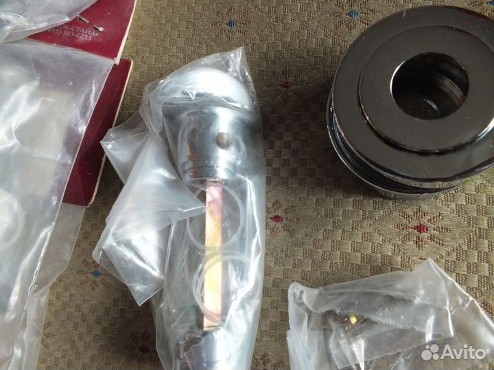 Дверные фиксаторы и накладки на замок Италия