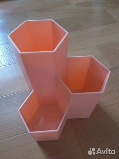 Подставка под канцелярские принадлежности